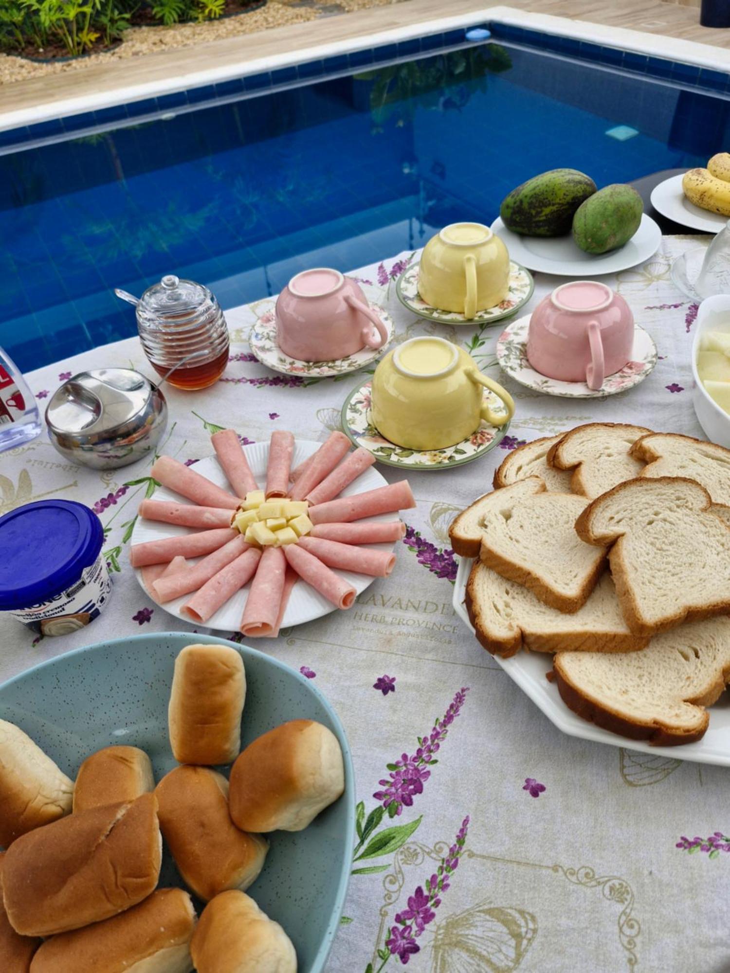 Suite Em Casa Familiar Da Mirian Нитерой Экстерьер фото